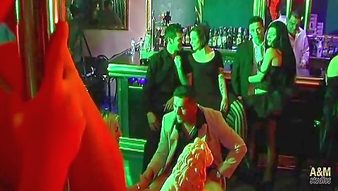 Super Orgia En Un Club Swinger. 28 Min - Teaser Video