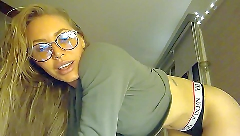 Puffy Peach Blondes Solo Toy Action